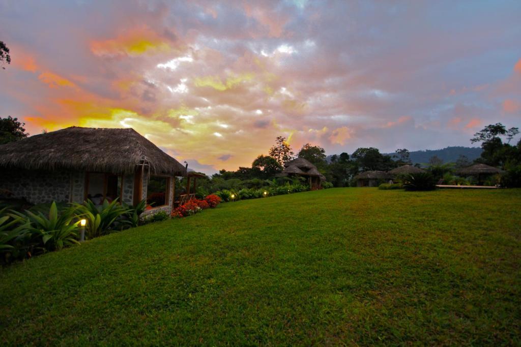 Terrabambu Lodge Mindo Exterior photo